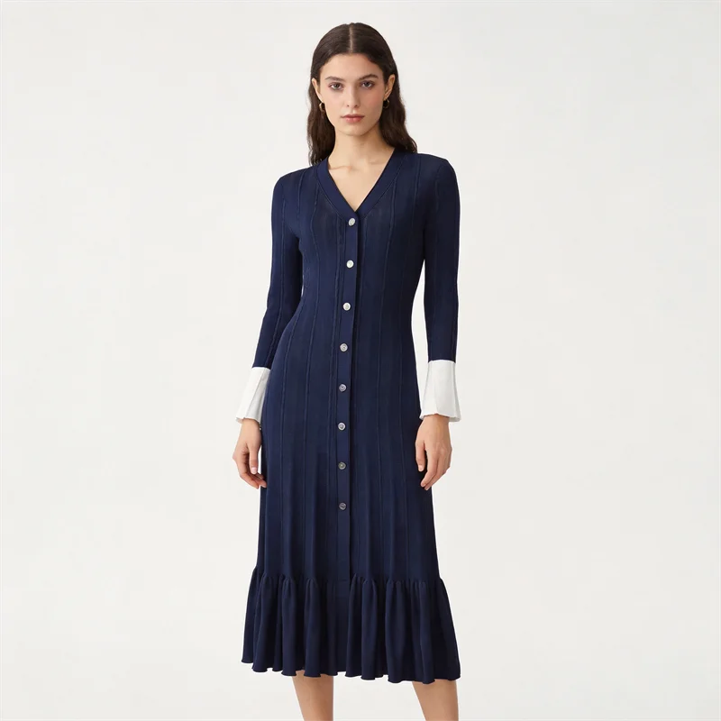 High-quality Elegant Women's Single-breasted V-neck Long-sleeved Fashionable Quality Knitted Full-length Dress
High-quality Elegant Women's Single-breasted V-neck Long-sleeved Fashionable Quality Knitted Full-length Dress