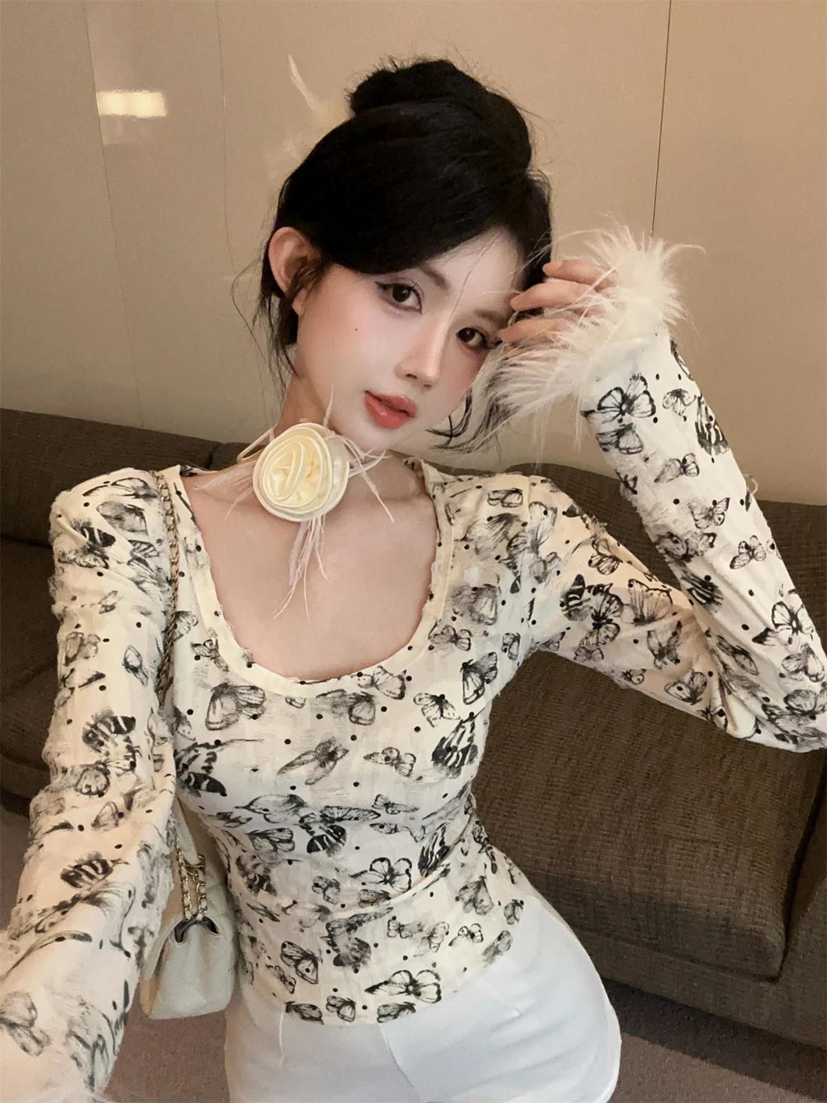 Korean Design Sense Scarf 3D Flower round Neck Print Furry Sleeve Women's New Autumn Winter Base Shirt Knitted Long...
Korean Design Sense Scarf 3D Flower round Neck Print Furry Sleeve Women's New Autumn Winter Base Shirt Knitted Long...