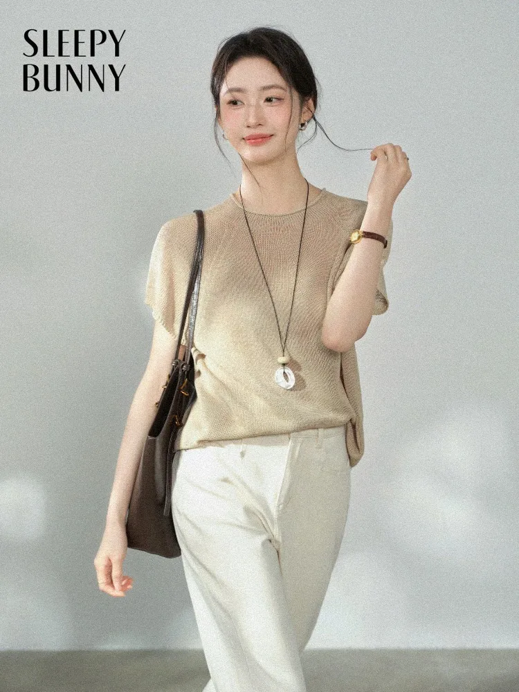 Women Round Neck T Shirt Slim Fit Tee Lightweight Soft Short Sleeve Top Summer Basic Casual Everyday Outfit Lady Minimal Style
Women Round Neck T Shirt Slim Fit Tee Lightweight Soft Short Sleeve Top Summer Basic Casual Everyday Outfit Lady Minimal Style
