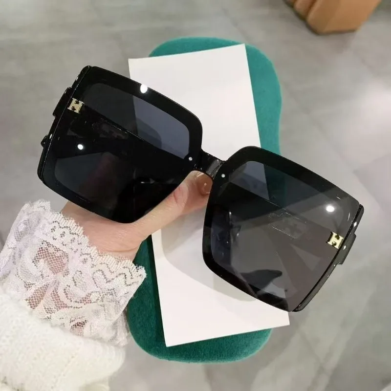 2025 Luxury Polarized Sunglasses UV400 Protection for Driving & Travel, Fashion Retro TR90 Frame Unisex Shades Free Shipping
2025 Luxury Polarized Sunglasses UV400 Protection for Driving & Travel, Fashion Retro TR90 Frame Unisex Shades Free Shipping