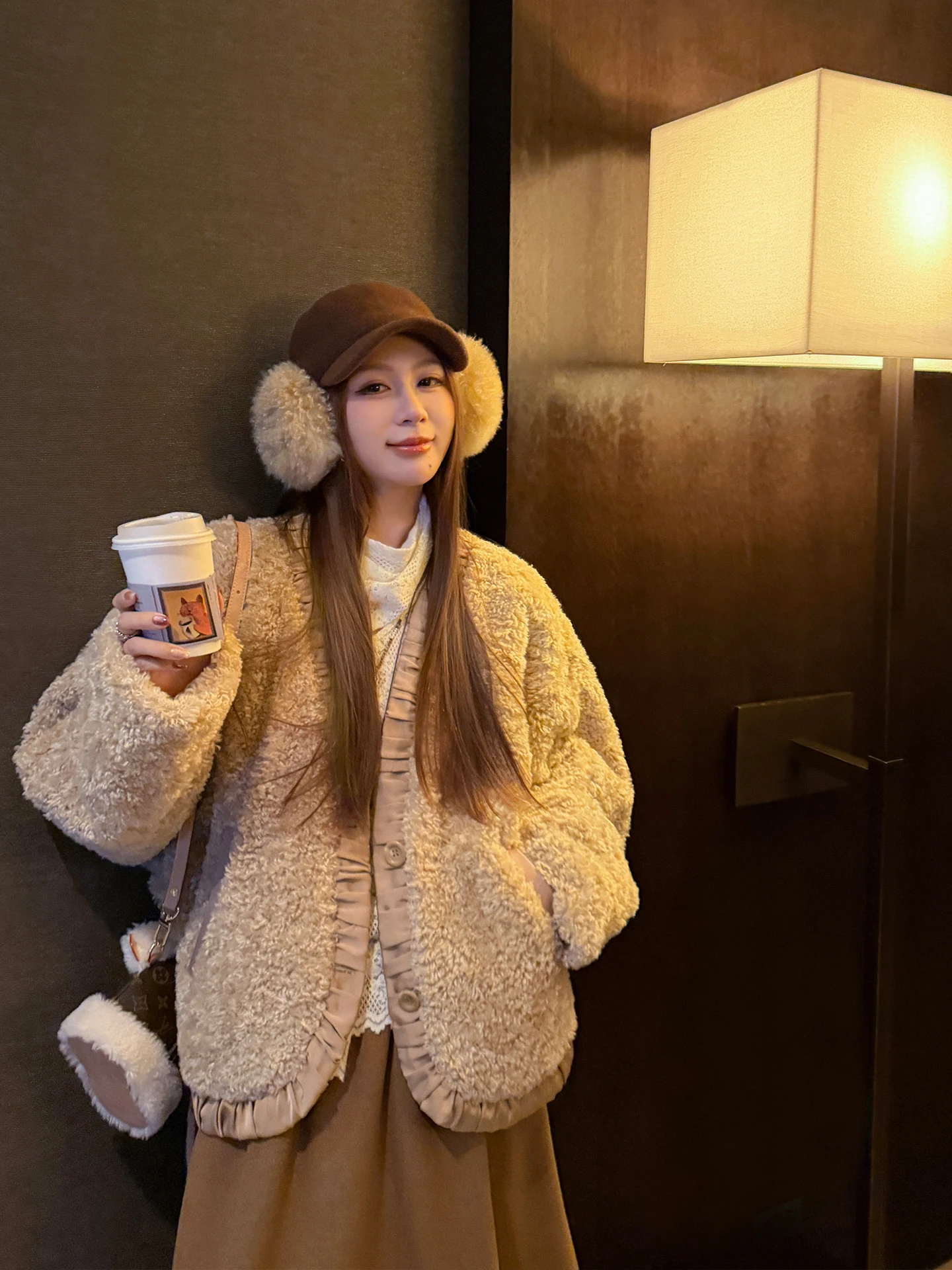 Chic Woolen Coat Fun Personal Sle Eco-Friendly Milk Tea Color Curly Fur Jaet Commute Sle Loose Fit ort Length Women's...
Chic Woolen Coat Fun Personal Sle Eco-Friendly Milk Tea Color Curly Fur Jaet Commute Sle Loose Fit ort Length Women's...