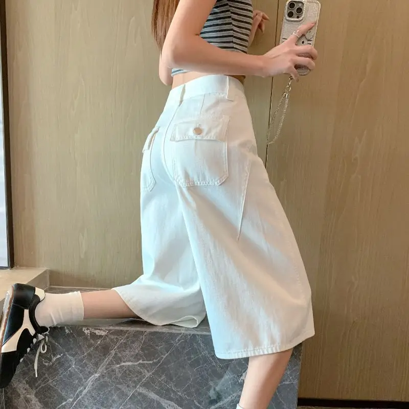 High Waist Straight Leg Seven-Foot Loose Women's Jeans Summer New Style American High Street Retro Wide Leg Shorts
High Waist Straight Leg Seven-Foot Loose Women's Jeans Summer New Style American High Street Retro Wide Leg Shorts