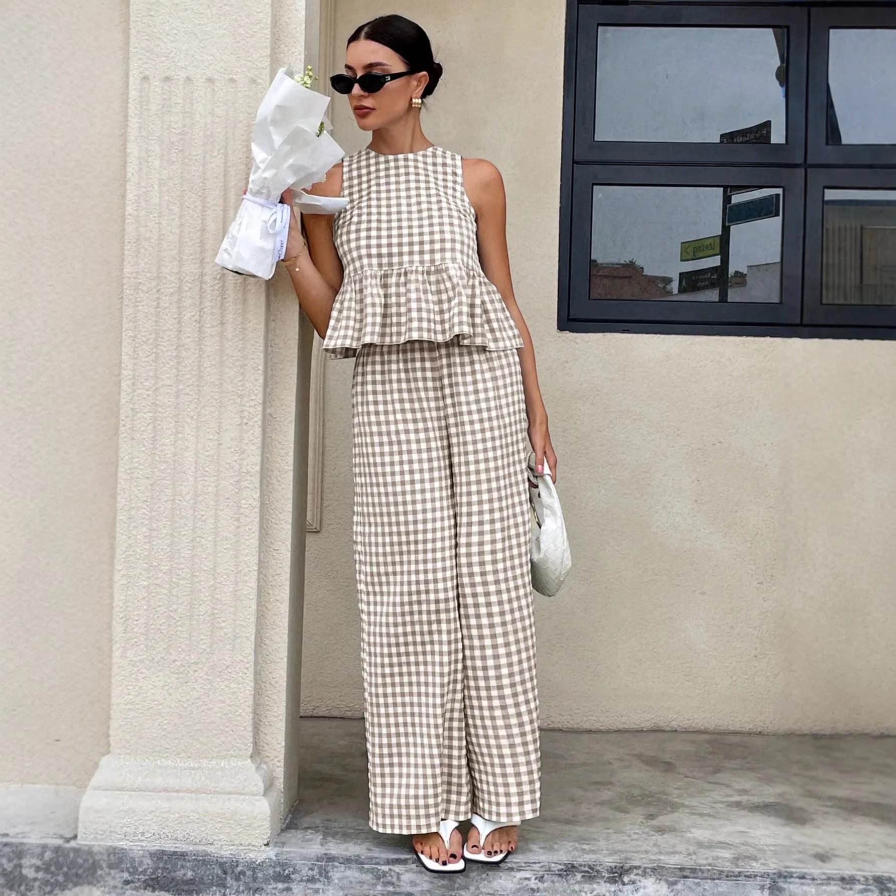 Fashion Lattice Casual Round Neck Sleeveless RuffleTop 2piece Set Women Summer New Waist-hugging Ladies Straight Trousers Sets
Fashion Lattice Casual Round Neck Sleeveless RuffleTop 2piece Set Women Summer New Waist-hugging Ladies Straight Trousers Sets