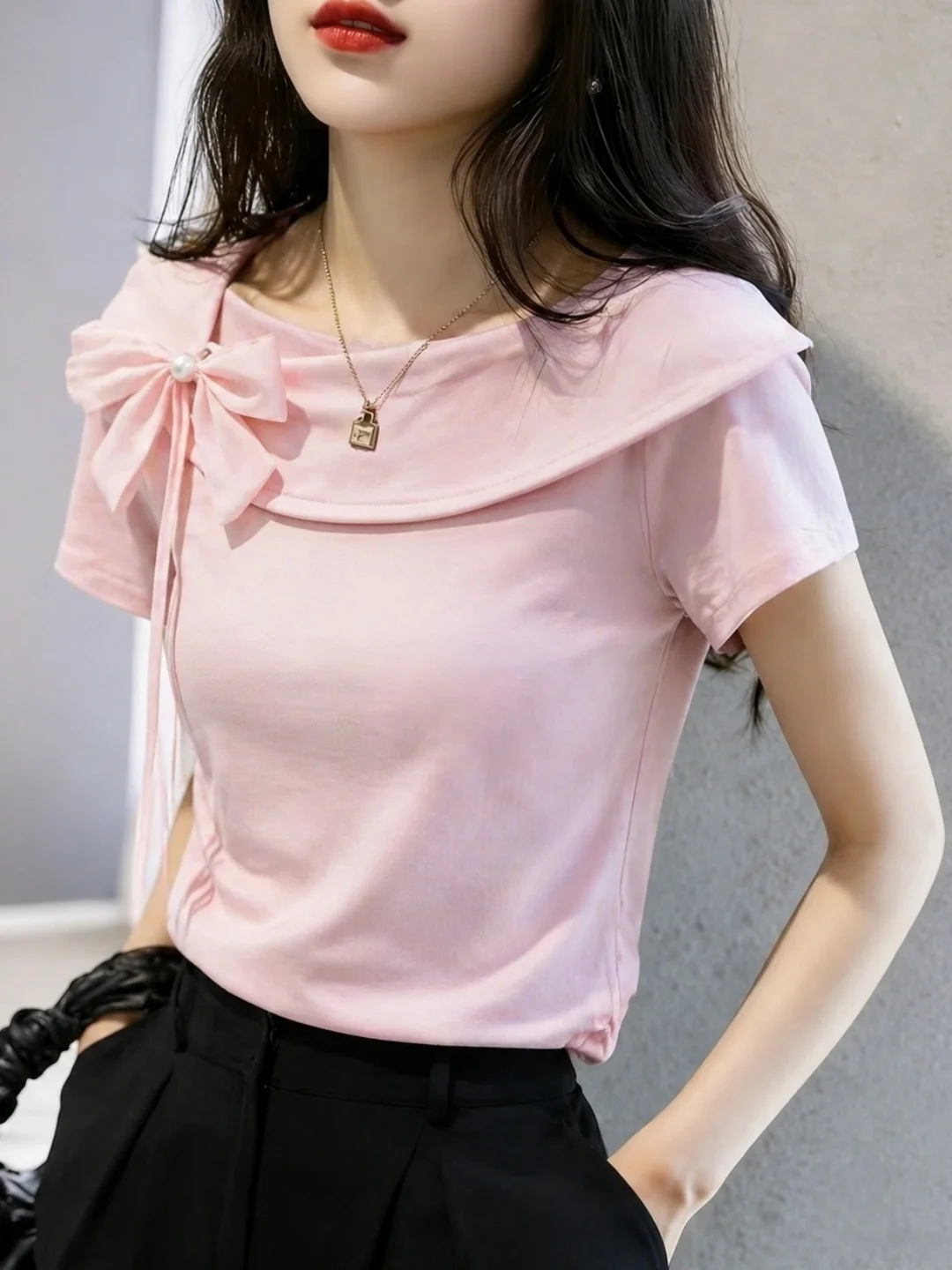 Chic Knot Short Sleeve T-Shirt Commute Fashionable Elegant Korean Style Straight Cut Silk Top for Young Women
Chic Knot Short Sleeve T-Shirt Commute Fashionable Elegant Korean Style Straight Cut Silk Top for Young Women