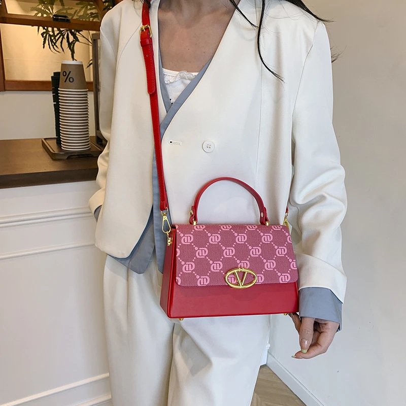 Классическая дизайнерская женская сумка через плечо Элегантная кожаная сумка через плечо Женская сумка-тоут Элитный бренд Стильная универсальная повседневная сумка 
Классическая дизайнерская женская сумка через плечо Элегантная кожаная сумка через плечо Женская сумка-тоут Элитный бренд Стильная универсальная повседневная сумка