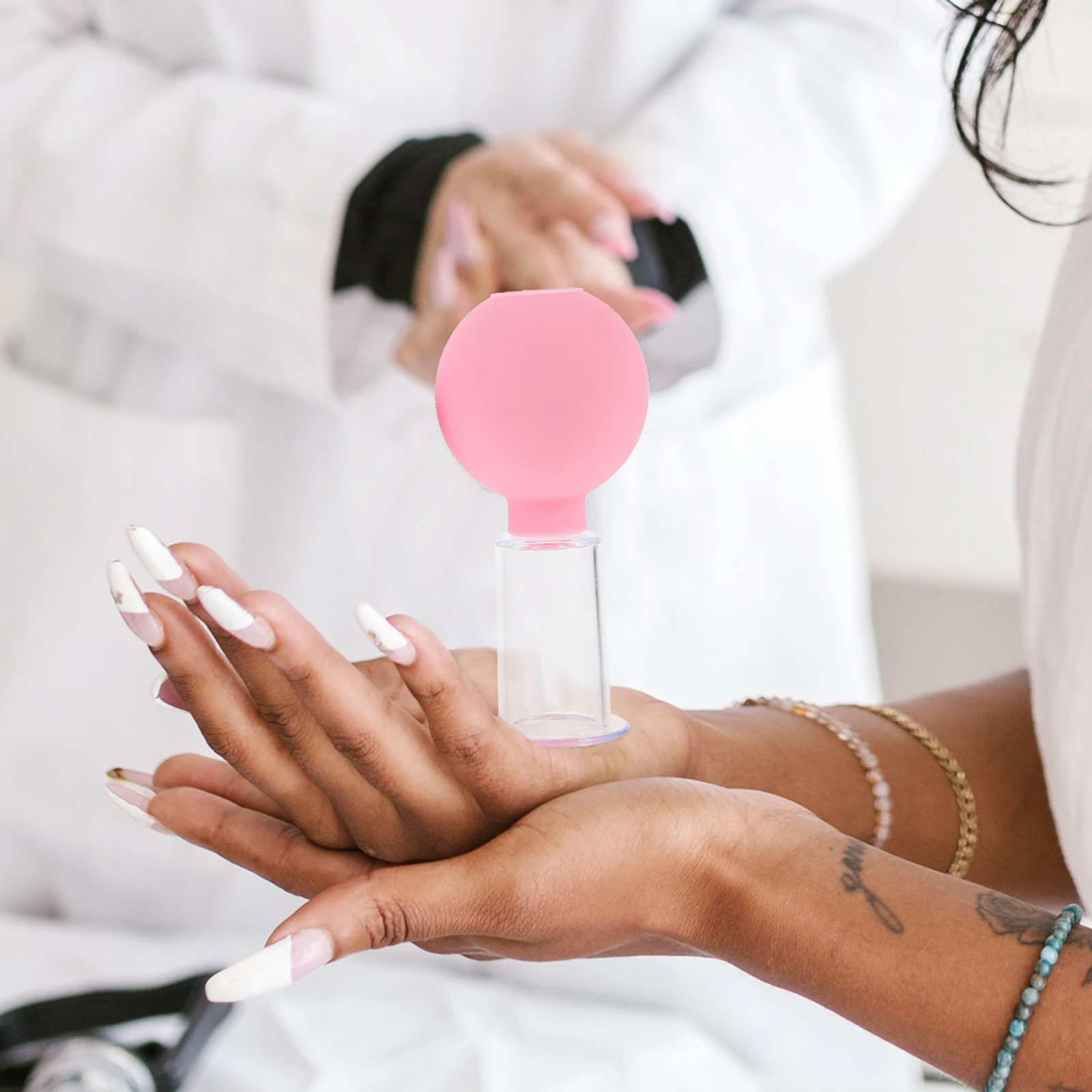 Набор из 4 вакуумных массажных банок: резиновые банки для массажа, терапия вакуумной присоской, многофункциональный инструмент для домашнего массажа, прочный и безопасный.
Набор из 4 вакуумных массажных банок: резиновые банки для массажа, терапия вакуумной присоской, многофункциональный инструмент для домашнего массажа, прочный и безопасный.