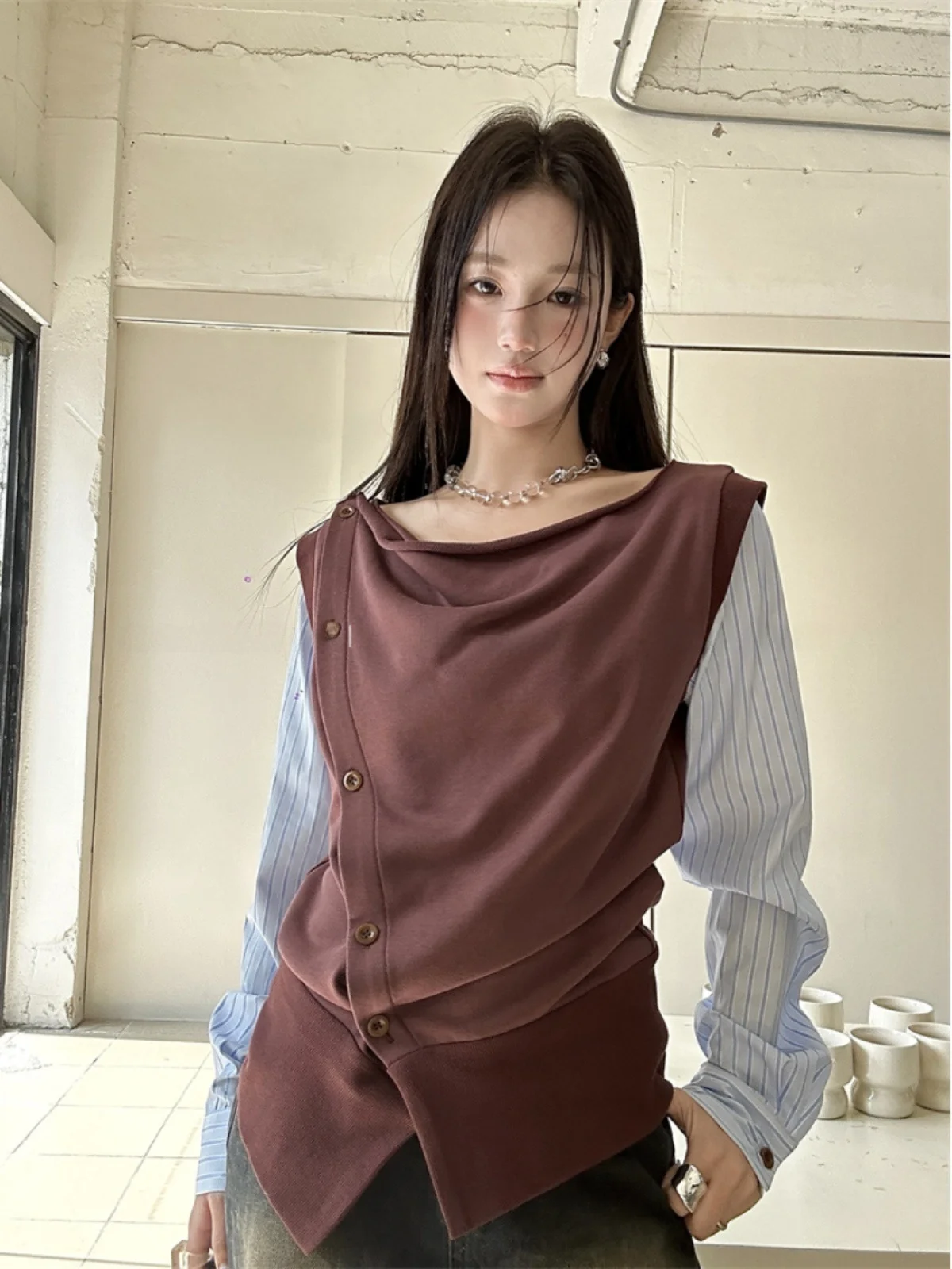 Slim Fit Long Sve T-irt Women's round Ne Plaet irt Sve Design Casual Comfortable Breathable Straight Cut Hanfu Top
Slim Fit Long Sve T-irt Women's round Ne Plaet irt Sve Design Casual Comfortable Breathable Straight Cut Hanfu Top