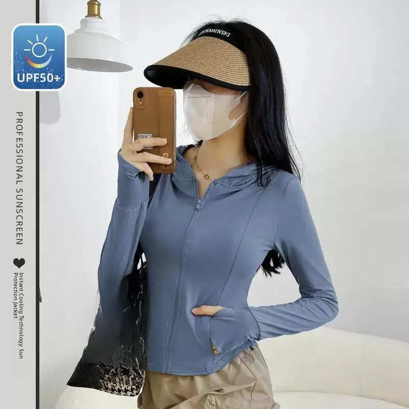 Women's UV Protection Ice Silk Yoga Wear Slim Fit Short Outerwear Summer Breathable Long Sleeve Hooded Thin Top Outerwear
Women's UV Protection Ice Silk Yoga Wear Slim Fit Short Outerwear Summer Breathable Long Sleeve Hooded Thin Top Outerwear