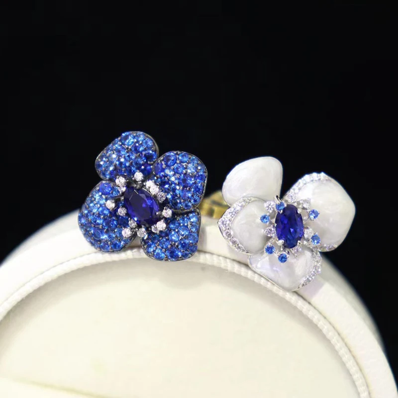 Orchid S925 Silver Full Diamond Zircon Earrings Retro Three-dimensional Flower AB Style Asymmetrical Lady Earrings
Orchid S925 Silver Full Diamond Zircon Earrings Retro Three-dimensional Flower AB Style Asymmetrical Lady Earrings