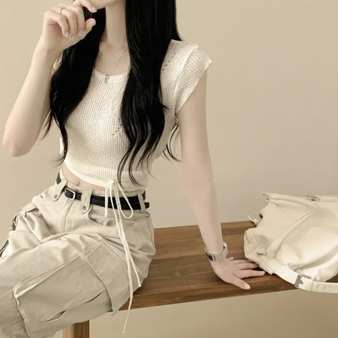 Chic Ice Silk Design Short Sleeve Knitted Top Belt Backless Slimming Women's Summer Fashion Pullover Polyester Fiber
Chic Ice Silk Design Short Sleeve Knitted Top Belt Backless Slimming Women's Summer Fashion Pullover Polyester Fiber