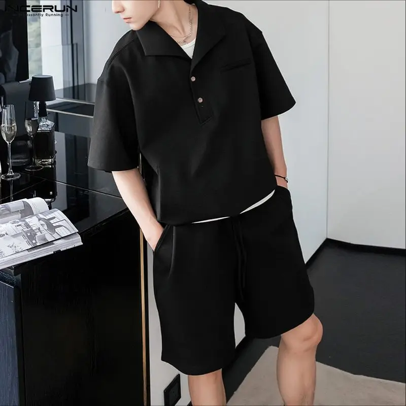 INCERUN Мужские комплекты Однотонная рубашка с короткими рукавами и шорты с лацканами Комплекты из двух предметов Уличная одежда Свободные модные повседневные мужские костюмы 2025 года
INCERUN Мужские комплекты Однотонная рубашка с короткими рукавами и шорты с лацканами Комплекты из двух предметов Уличная одежда Свободные модные повседневные мужские костюмы 2025 года