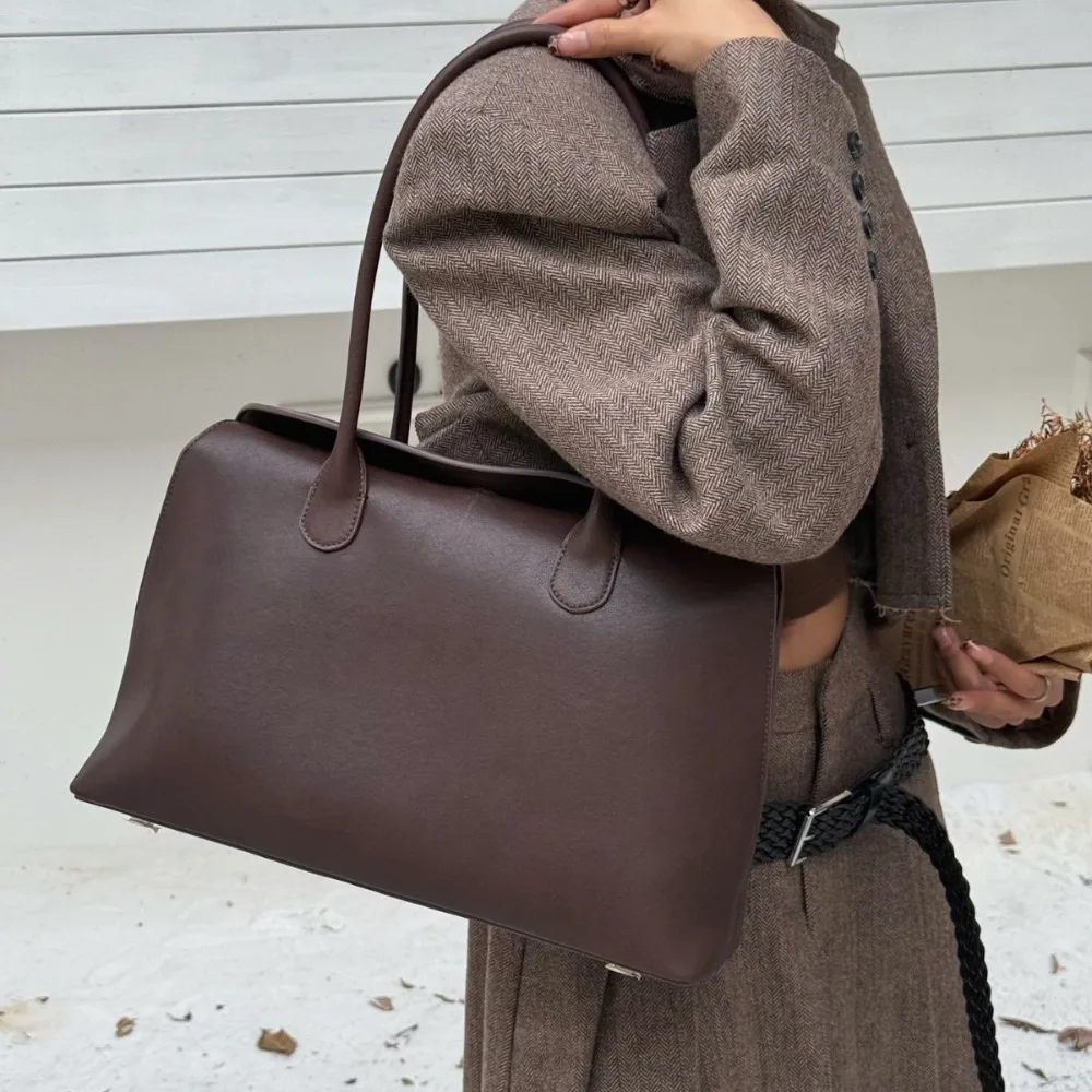 2026 Leather Women's Bag Briefcase Cowhide Underarm Bag Large Capacity Commuter Shoulder Texture Daily Unique Simple Fashion
2026 Leather Women's Bag Briefcase Cowhide Underarm Bag Large Capacity Commuter Shoulder Texture Daily Unique Simple Fashion