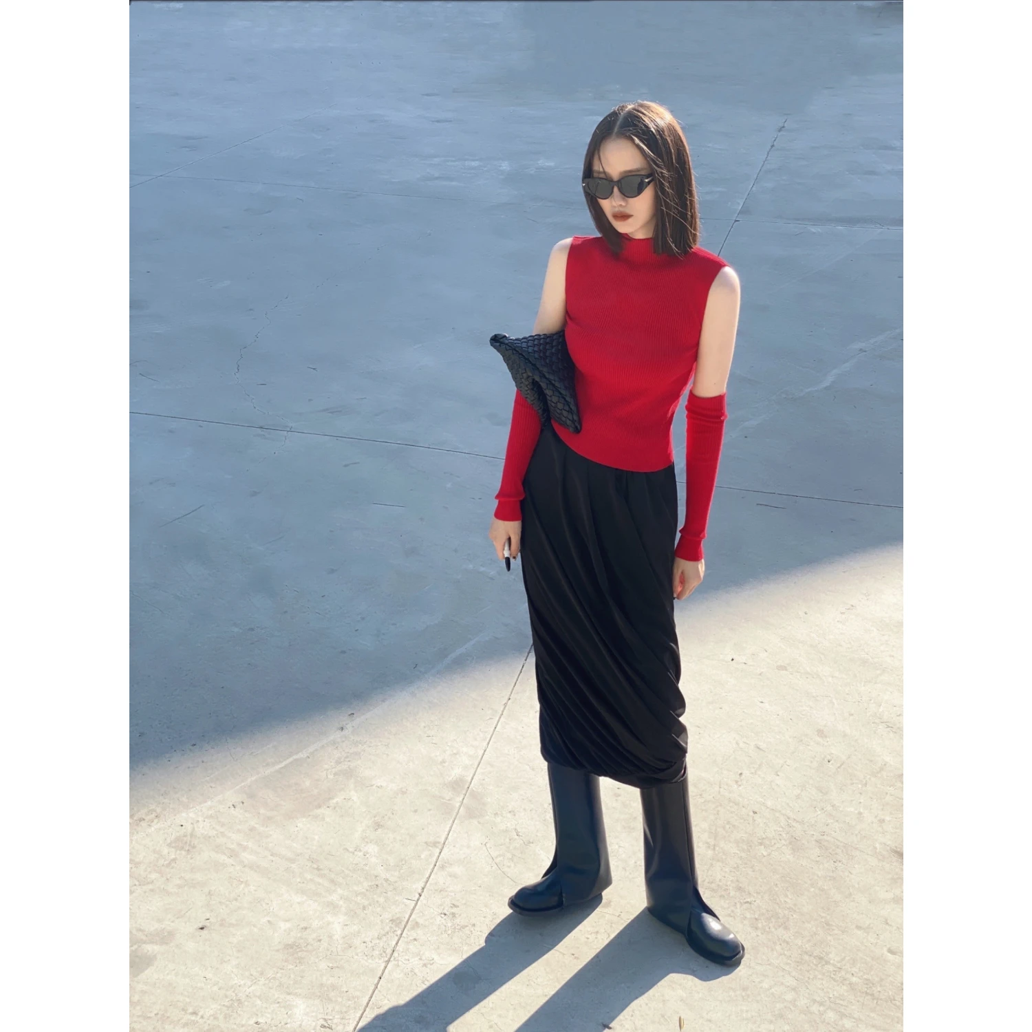 Женский вязаный свитер NOUX черно-красного цвета с высоким воротом, облегающий, с длинными рукавами, базовый дизайн, уличный стиль, стандартный крой
Женский вязаный свитер NOUX черно-красного цвета с высоким воротом, облегающий, с длинными рукавами, базовый дизайн, уличный стиль, стандартный крой