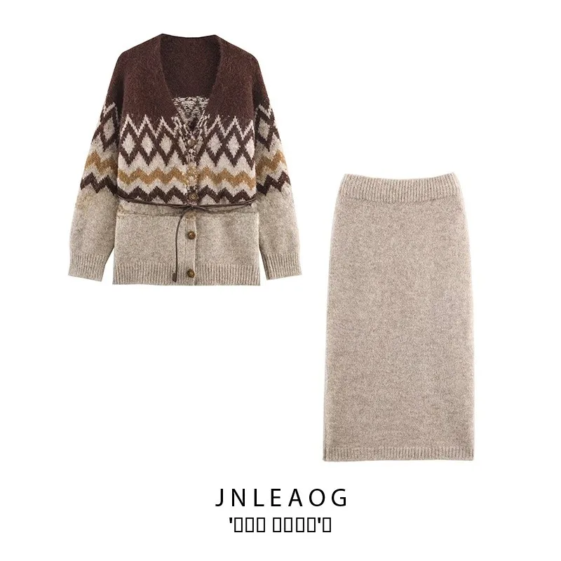 JNLEAOG Autumn New Women's Knitted Jaet with Belted Bouclé Effect Midi Skirt Color Fading Effect European Sle Polyester F...
JNLEAOG Autumn New Women's Knitted Jaet with Belted Bouclé Effect Midi Skirt Color Fading Effect European Sle Polyester F...