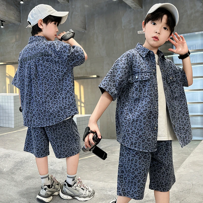 Fashion Children Leopard Print Summer Suit for Boy Casual Clothing Denim Set Shirt And Shorts 2 Pieces Tracksuit For Kids 5-14Y
Fashion Children Leopard Print Summer Suit for Boy Casual Clothing Denim Set Shirt And Shorts 2 Pieces Tracksuit For Kids 5-14Y