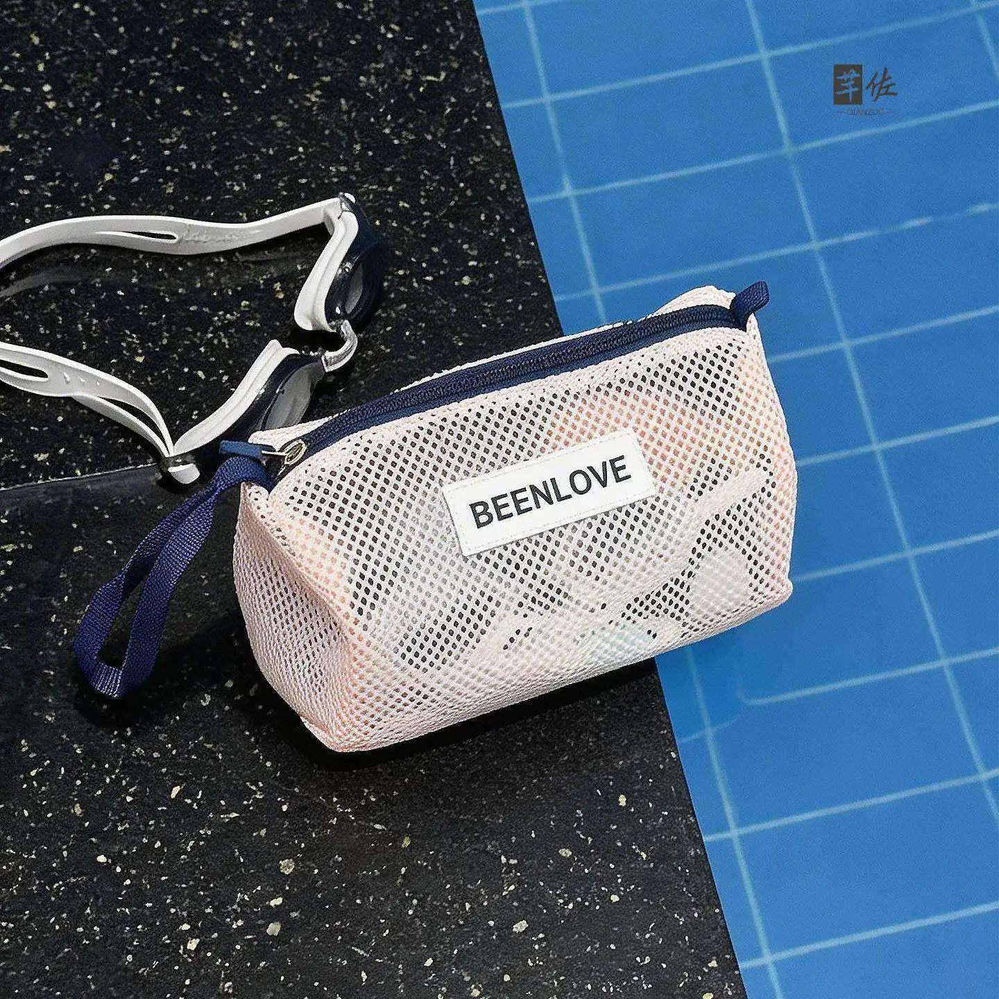 High Aesthetic Value Swimming Bag Wet And Dry Separation Handheld Travel Beach Bag Goggles Cap Storage Bag Fitness Bag
High Aesthetic Value Swimming Bag Wet And Dry Separation Handheld Travel Beach Bag Goggles Cap Storage Bag Fitness Bag