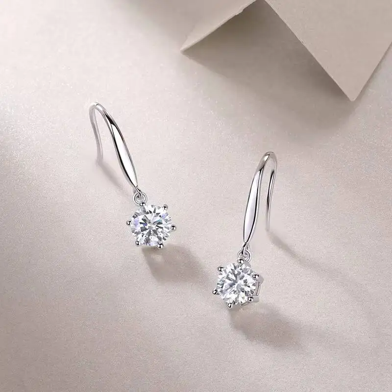 Hypoallergenic Customized Women's Fashion 925 Sterling Silver Earrings Round Brilliant Cut Moissanite Jewelry
Hypoallergenic Customized Women's Fashion 925 Sterling Silver Earrings Round Brilliant Cut Moissanite Jewelry