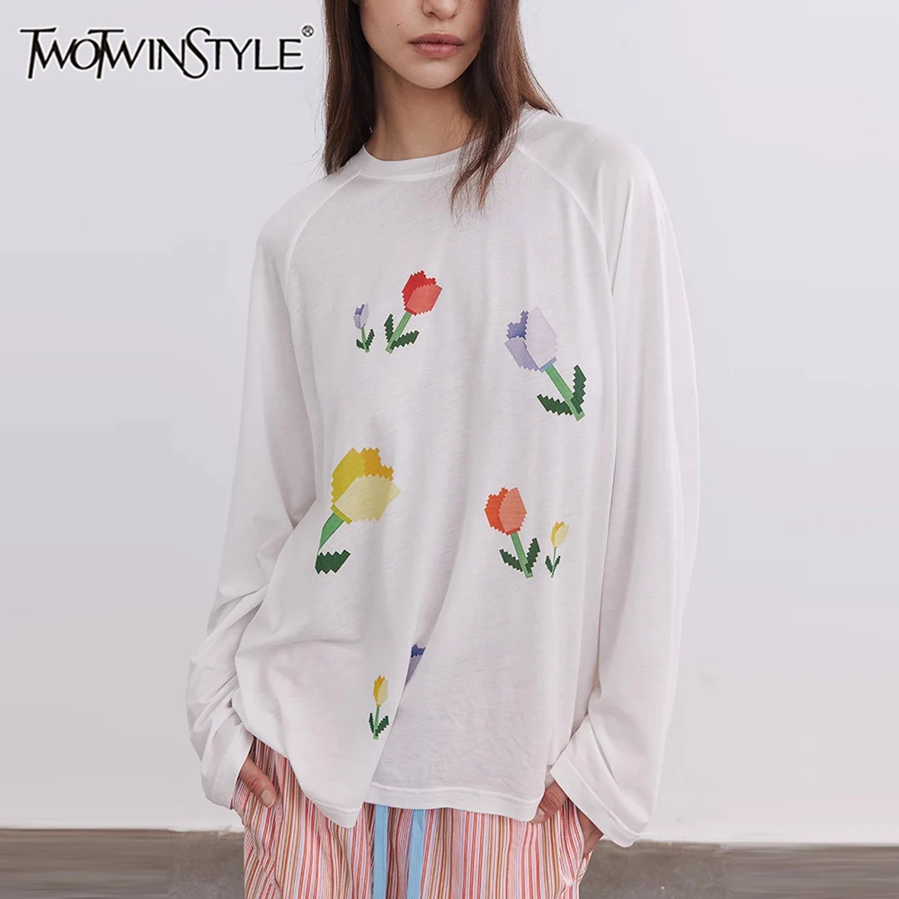 TWOTWINSTYLE Hit Color Spliced Printing Loose T Shirts for Women O Neck Long Sleeve Casual T Shirt Female New
TWOTWINSTYLE Hit Color Spliced Printing Loose T Shirts for Women O Neck Long Sleeve Casual T Shirt Female New