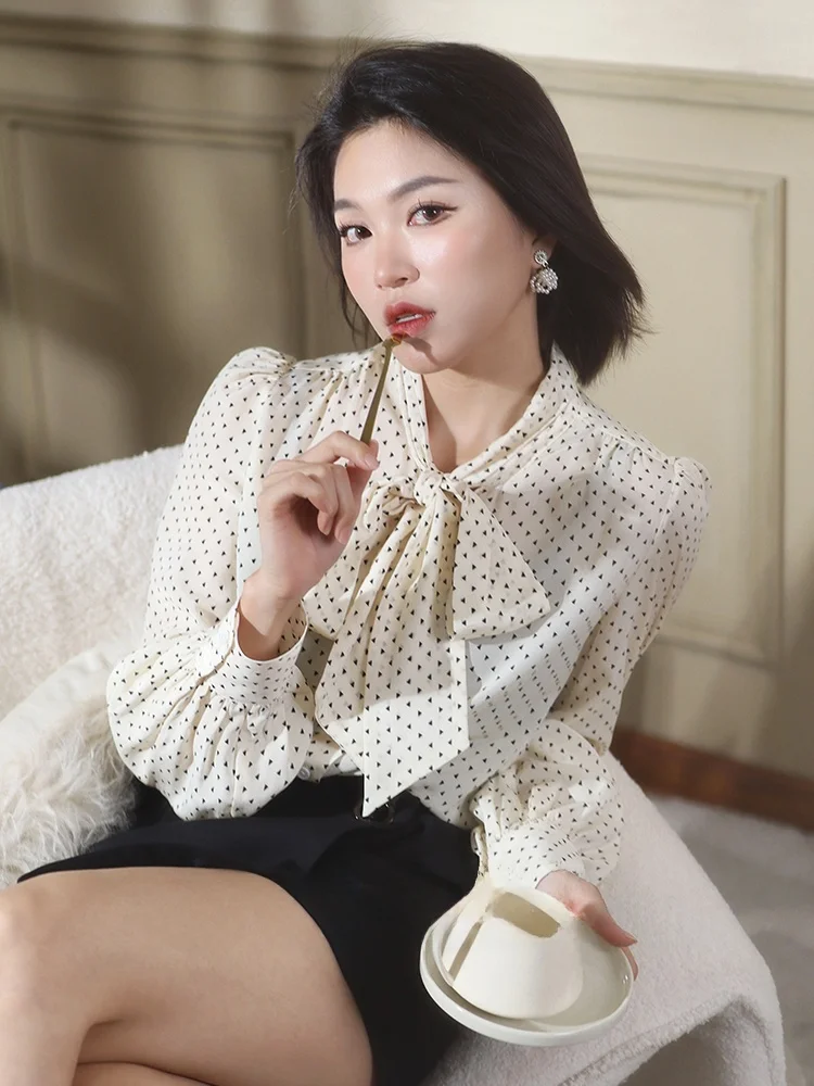 Женская шелковая блузка Ele Silk, весна 2024, с принтом в горошек, длинный рукав, корейский стиль, свободный крой, с узлом
Женская шелковая блузка Ele Silk, весна 2024, с принтом в горошек, длинный рукав, корейский стиль, свободный крой, с узлом