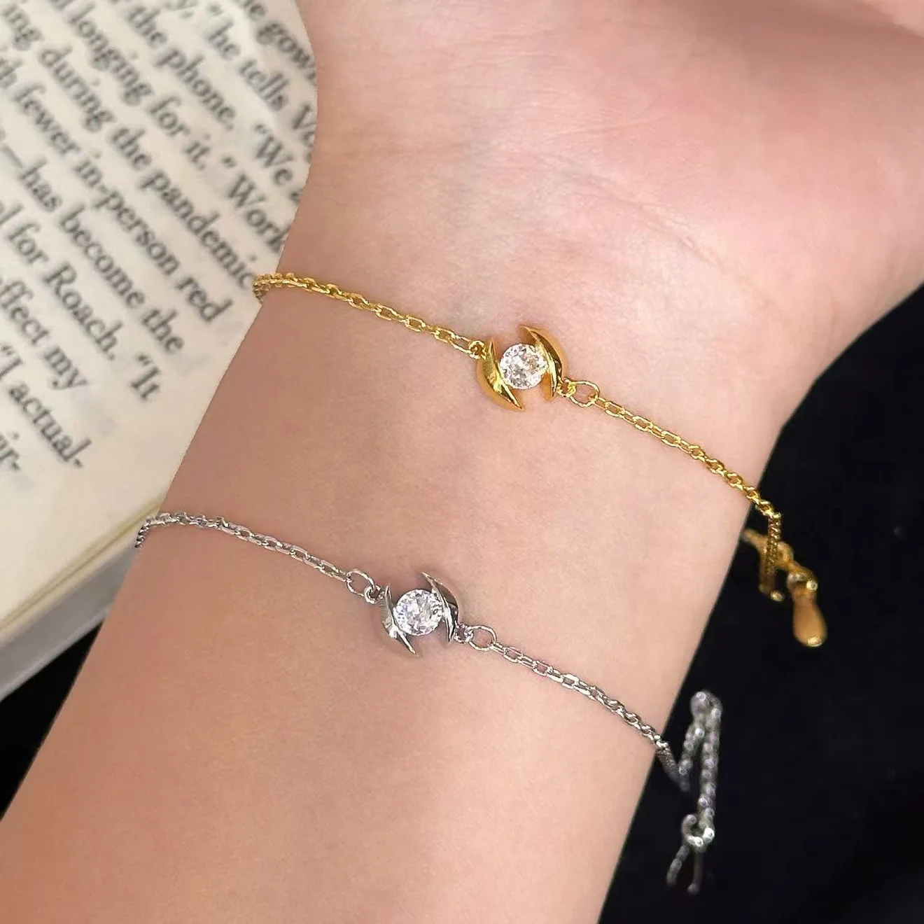 INS Trendy Floating Planet Bracelet - Mystic Eye Light Luxury, Niche High-End Unique Handpiece for Her
INS Trendy Floating Planet Bracelet - Mystic Eye Light Luxury, Niche High-End Unique Handpiece for Her