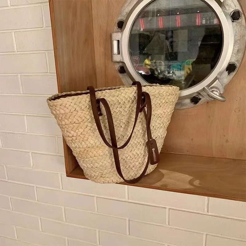 2025 New French Style Handmade Corn Straw Woven Tote Bag Women Large Capacity Beach Basket Purse Boho Retro Shoulder Bag
2025 New French Style Handmade Corn Straw Woven Tote Bag Women Large Capacity Beach Basket Purse Boho Retro Shoulder Bag