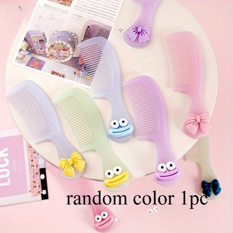 1 random style super cute mini portable comb, which is small and does not take up space to carry with you. The comb teeth are smooth and do not hurt the hair. It is a daily necessity for student parties. Comb and trim bangs anytime, anywhere.
1 random style super cute mini portable comb, which is small and does not take up space to carry with you. The comb teeth are smooth and do not hurt the hair. It is a daily necessity for student parties. Comb and trim bangs anytime, anywhere.