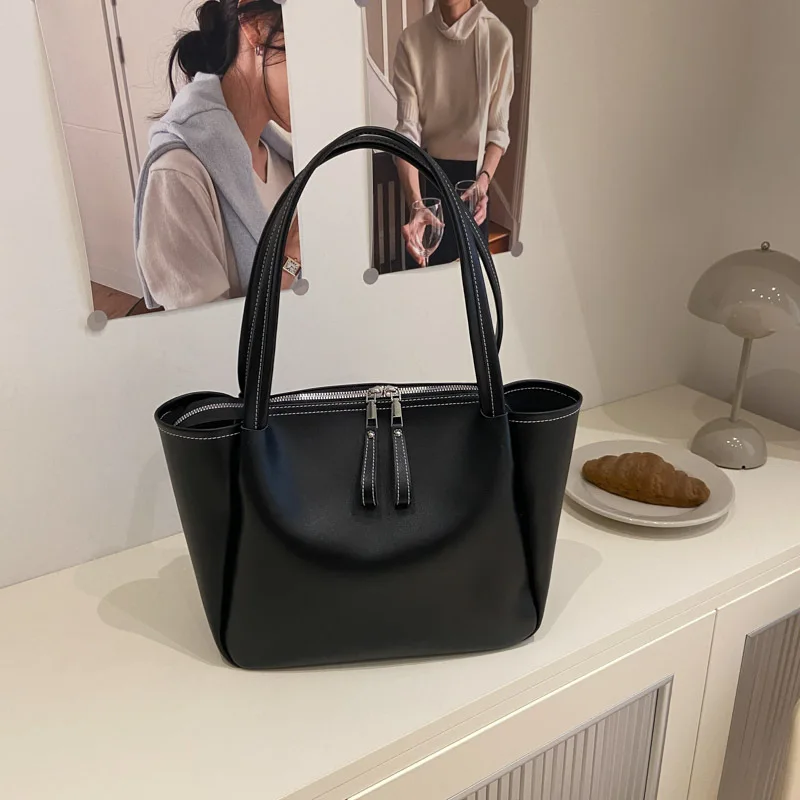 CGCBAG Designer Luxury Brand Women Tote Bag Lage Capacity Female Shoulder Bag Casual Commuting PU Leather Handbags High Quality
CGCBAG Designer Luxury Brand Women Tote Bag Lage Capacity Female Shoulder Bag Casual Commuting PU Leather Handbags High Quality