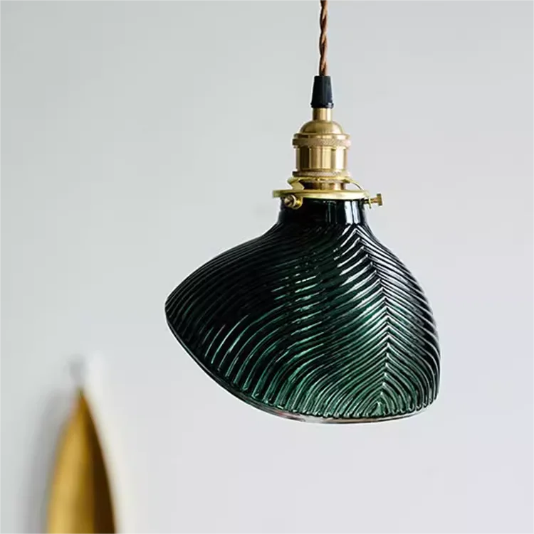 Vintage green leaf pattern brass track small chandelier nostalgic shell atmosphere study bed and breakfast bedroom bedside lamp
Vintage green leaf pattern brass track small chandelier nostalgic shell atmosphere study bed and breakfast bedroom bedside lamp