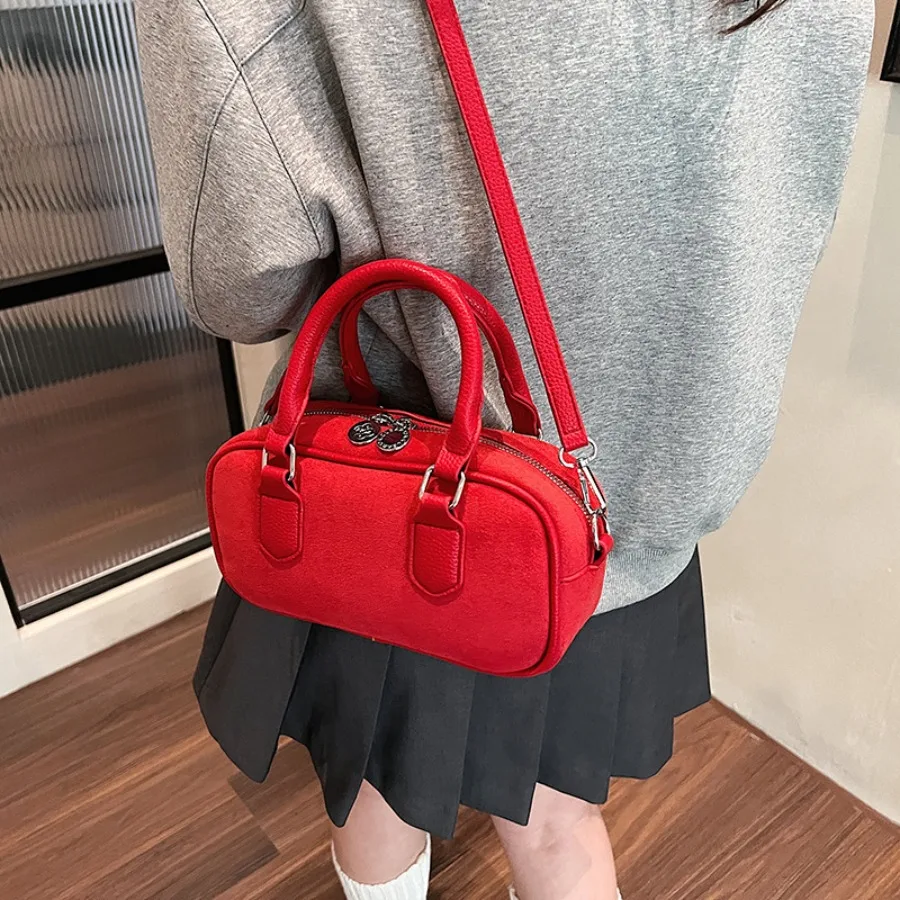 New Korean version of the fashion simple texture frosted shoulder bag season senior sense of handheld crossbody women's bags
New Korean version of the fashion simple texture frosted shoulder bag season senior sense of handheld crossbody women's bags
