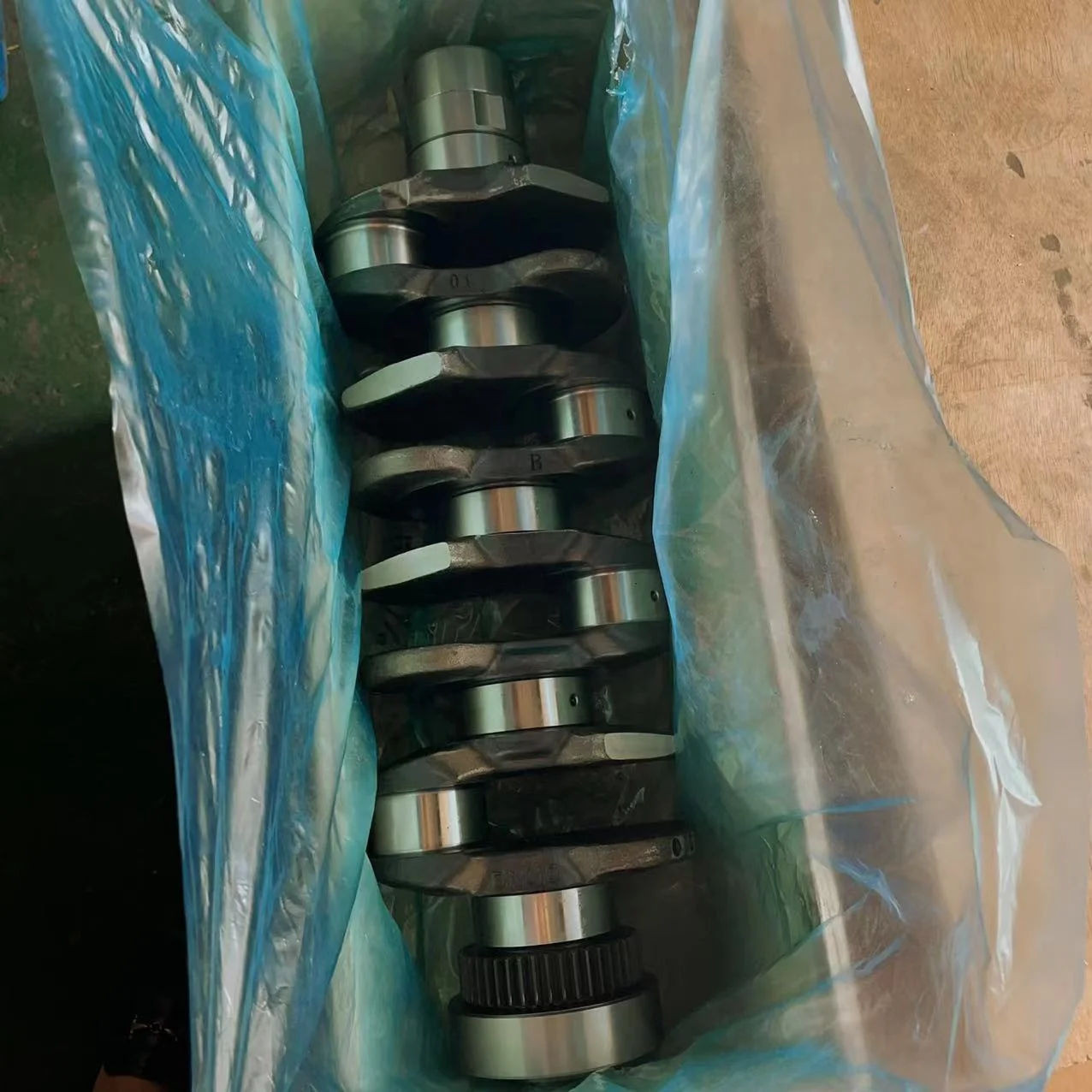 Оптовая цена по прейскуранту завода-изготовителя Deutz OEM 04502706 04292805 045005223 Коленчатый вал двигателя для TCD 2012 L04 Коленчатые валы двигателя на продажу
Оптовая цена по прейскуранту завода-изготовителя Deutz OEM 04502706 04292805 045005223 Коленчатый вал двигателя для TCD 2012 L04 Коленчатые валы двигателя на продажу