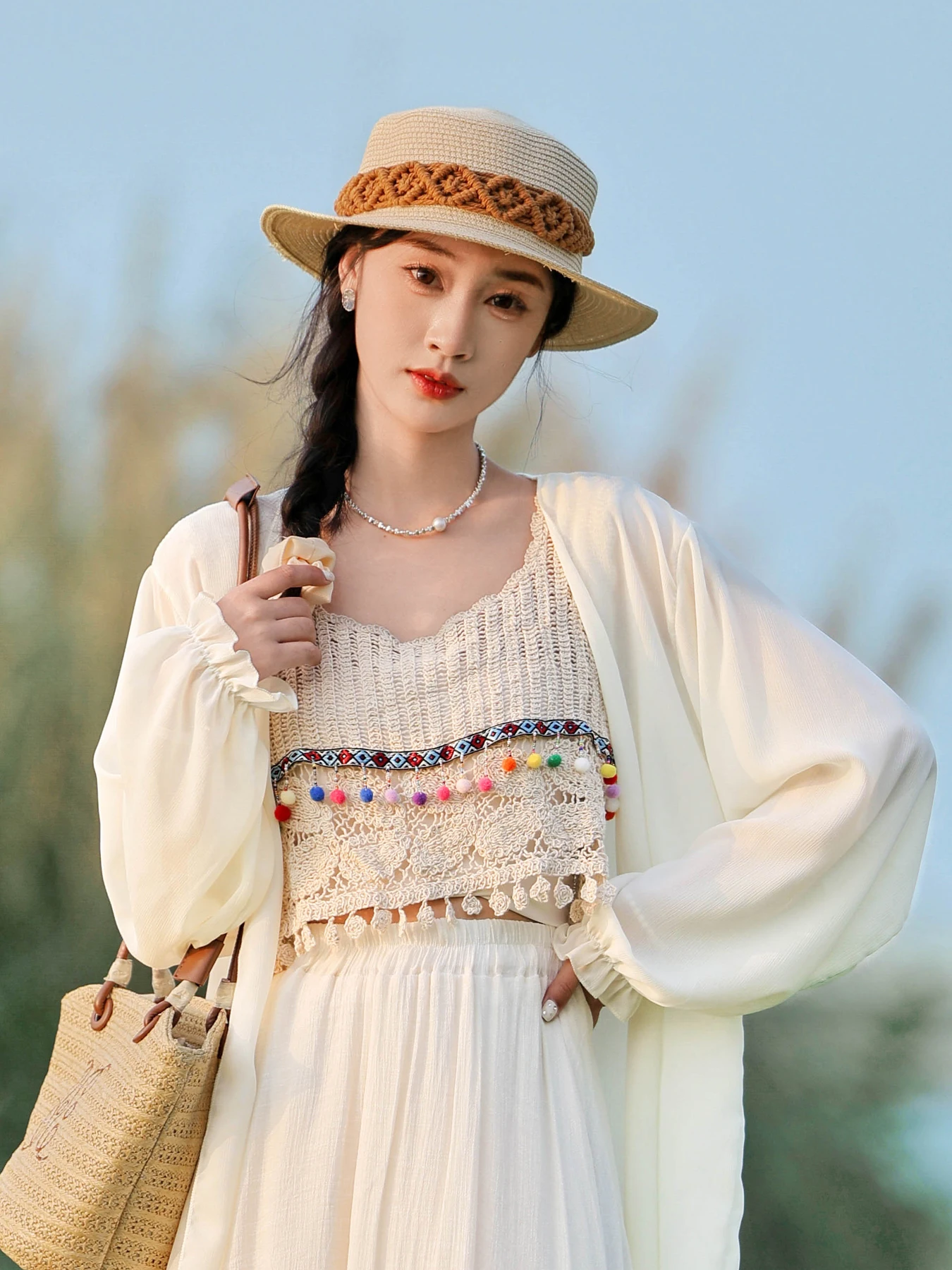 New Chinese Style Loose Long Sleeve V-Neck Shoulder Wrap Sun Protection Pure Color Air Conditioning Cardigan Trendy Outerwear
New Chinese Style Loose Long Sleeve V-Neck Shoulder Wrap Sun Protection Pure Color Air Conditioning Cardigan Trendy Outerwear
