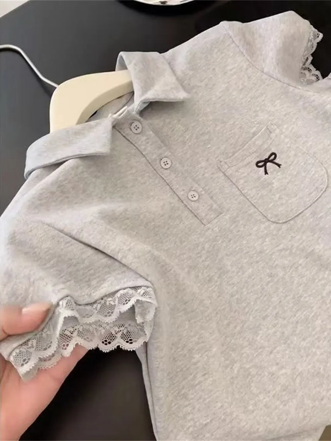 2026 New Fashion Comfortable Lace Splicing Short Sleeve T-Shirt Summer Knot Embroidery Slimming Top Women's Ca...
2026 New Fashion Comfortable Lace Splicing Short Sleeve T-Shirt Summer Knot Embroidery Slimming Top Women's Ca...