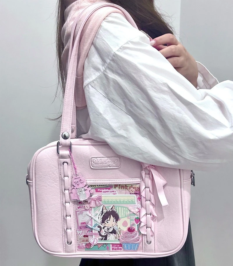 Сумка Kawai Ita Bag прозрачная, маленькая, вместительная, для девочек, с отсеком для значков в стиле аниме, сумка через плечо, универсальная на каждый день, для фанатов аниме, сумка в стиле JK.
Сумка Kawai Ita Bag прозрачная, маленькая, вместительная, для девочек, с отсеком для значков в стиле аниме, сумка через плечо, универсальная на каждый день, для фанатов аниме, сумка в стиле JK.