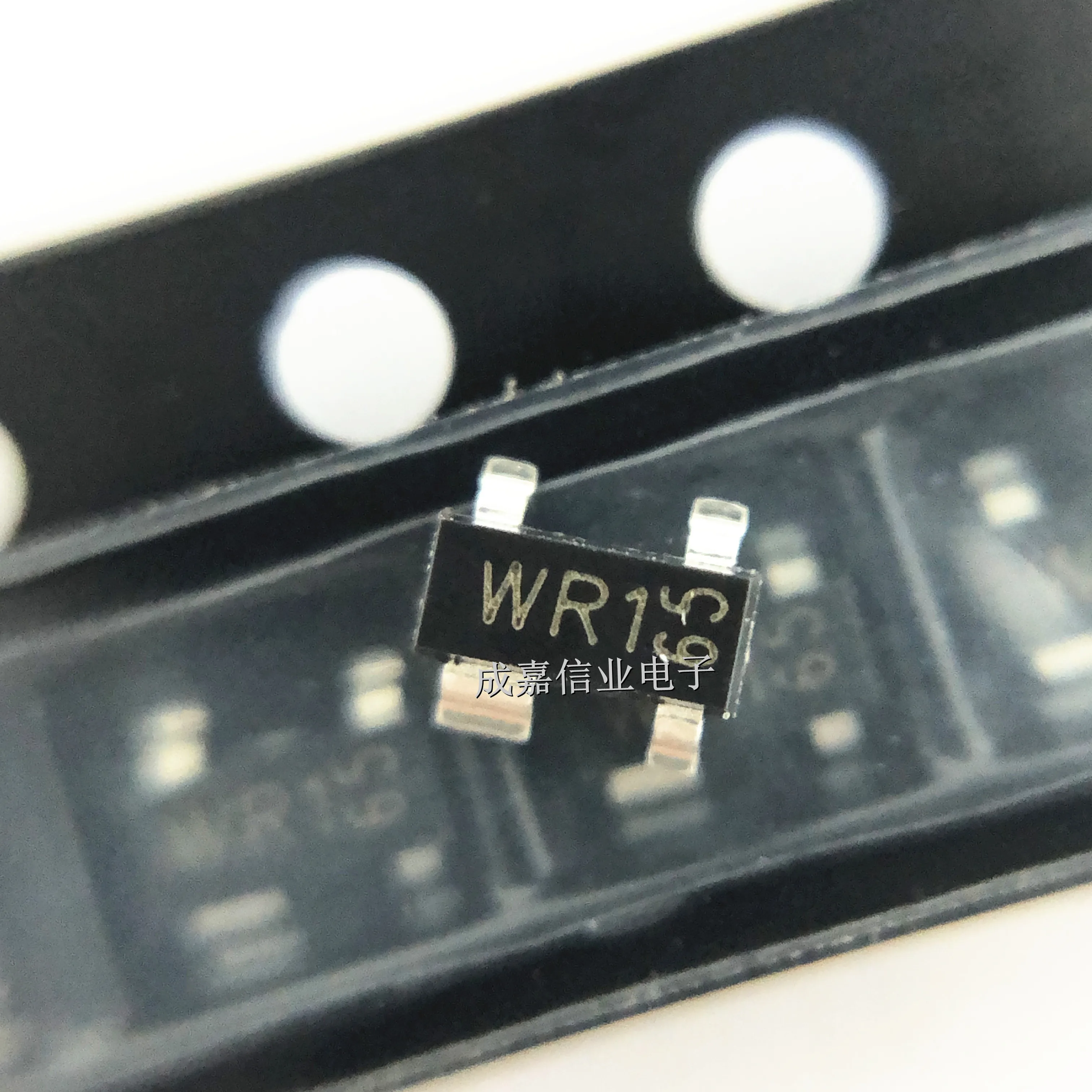 10 шт./лот PRTR5V0U2X, 215 SOT-143-4 МАРКИРОВКА; Диоды защиты от электростатического разряда WR1 / TVS-диоды Рабочая температура:- 40 C-+ 85 C
10 шт./лот PRTR5V0U2X, 215 SOT-143-4 МАРКИРОВКА; Диоды защиты от электростатического разряда WR1 / TVS-диоды Рабочая температура:- 40 C-+ 85 C