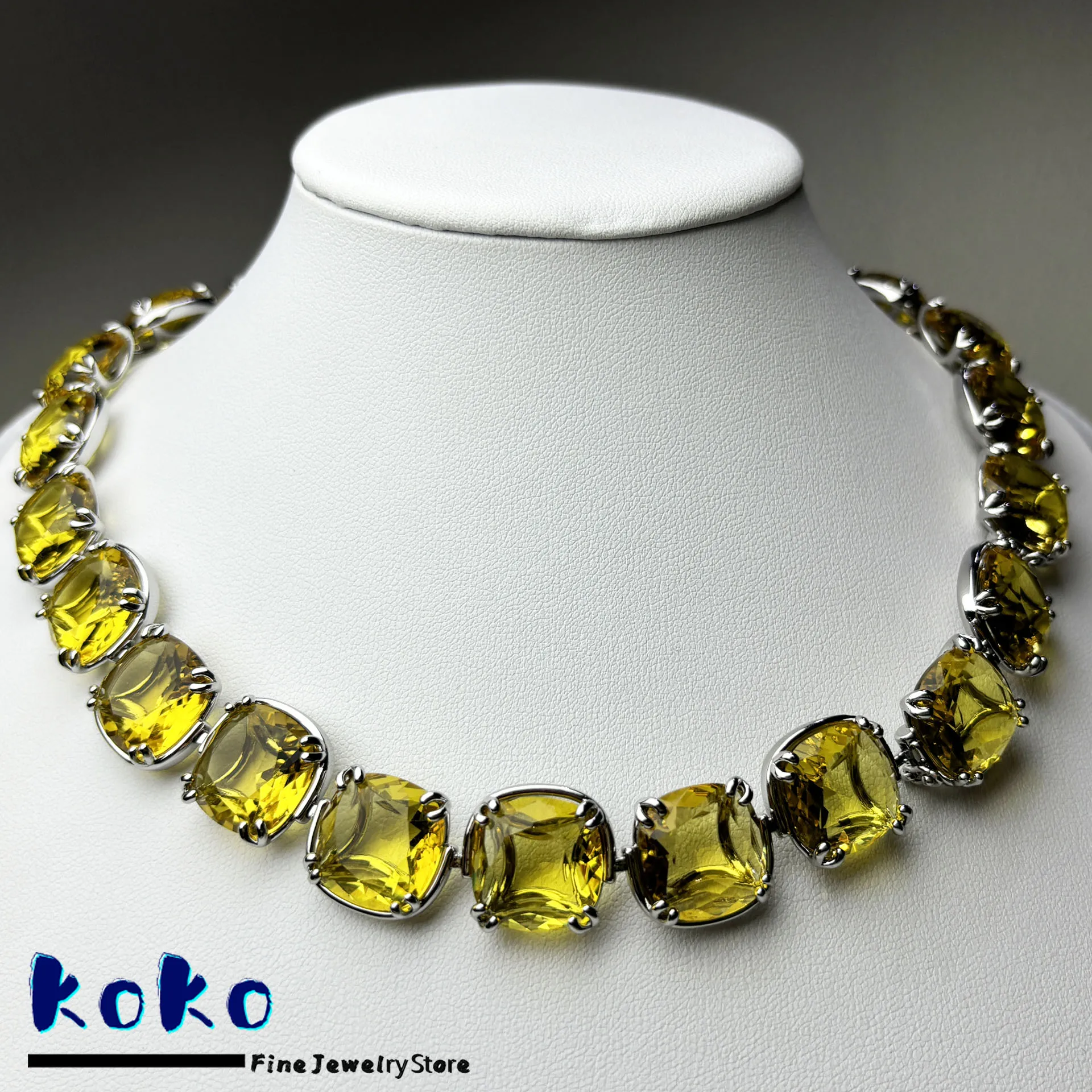 Original 2024 High Quality Charm Zircon Crystal Earrings Boutique Jewelry Set Geometric Gold Bracelet Romantic Gift for Women
Original 2024 High Quality Charm Zircon Crystal Earrings Boutique Jewelry Set Geometric Gold Bracelet Romantic Gift for Women