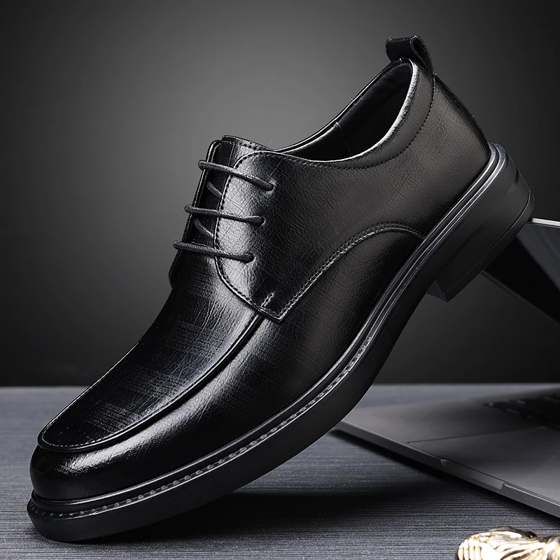 Роскошные мужские кожаные туфли. Минималистичный классический британский стиль. Повседневная офисная и платье. Для отдыха. Деловые черные туфли, универсальные. Новинка. 
Роскошные мужские кожаные туфли. Минималистичный классический британский стиль. Повседневная офисная и платье. Для отдыха. Деловые черные туфли, универсальные. Новинка.
