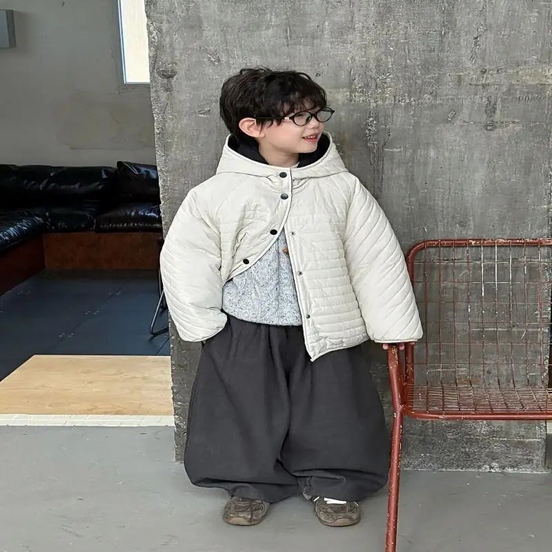 New 2025 Winter Children's Korean 2 Wear Coat with Hooded Thickened Cotton Jacket and Cotton Clip On Boys' Coat Trend Casual
New 2025 Winter Children's Korean 2 Wear Coat with Hooded Thickened Cotton Jacket and Cotton Clip On Boys' Coat Trend Casual