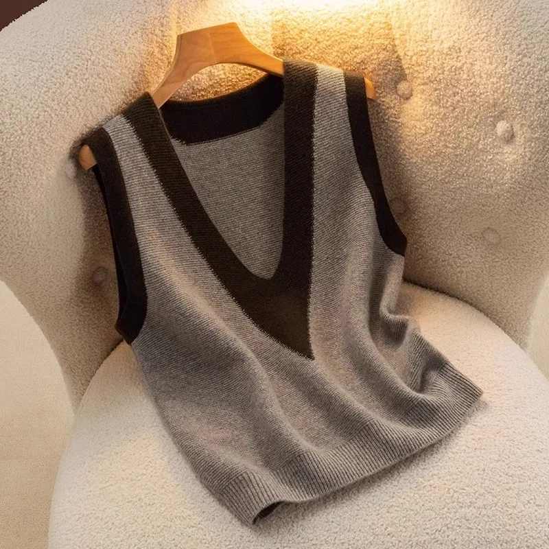 Брендовый аутлет: Женский шерстяной свитер-жилет с V-образным вырезом, вязаный, с подплечниками, модный, универсальный, стильный
Брендовый аутлет: Женский шерстяной свитер-жилет с V-образным вырезом, вязаный, с подплечниками, модный, универсальный, стильный