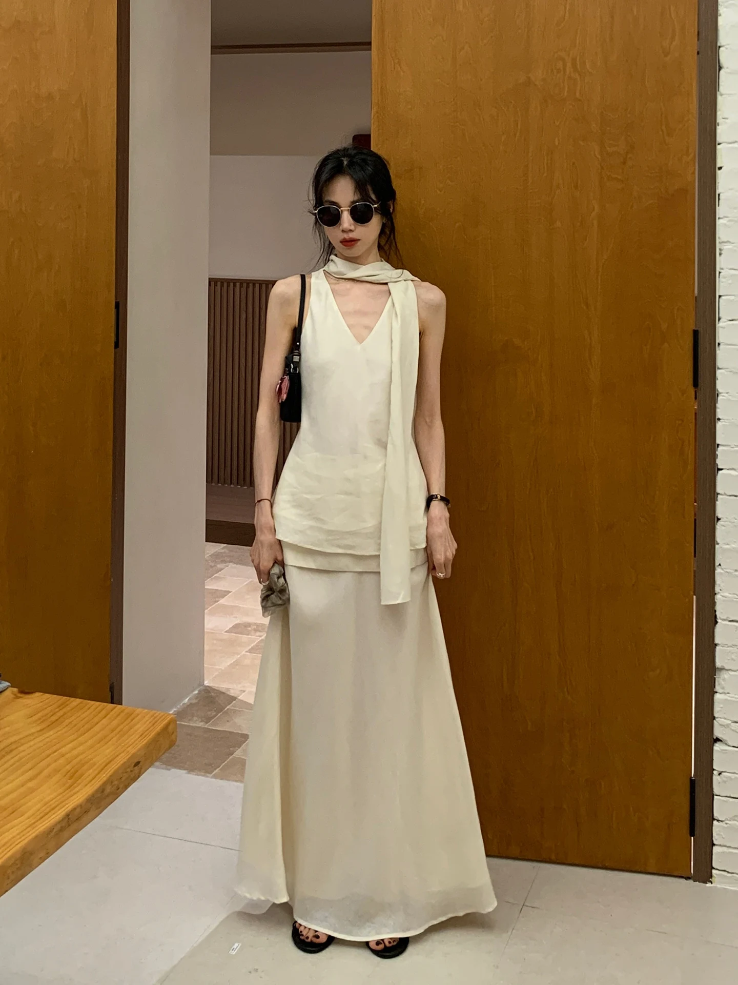 BRIVIN Women's Summer Loose Fit Sleeveless Vest And Skirt Set Elegant Draped Two-Piece Ensemble Spring Fashion Outfit
BRIVIN Women's Summer Loose Fit Sleeveless Vest And Skirt Set Elegant Draped Two-Piece Ensemble Spring Fashion Outfit