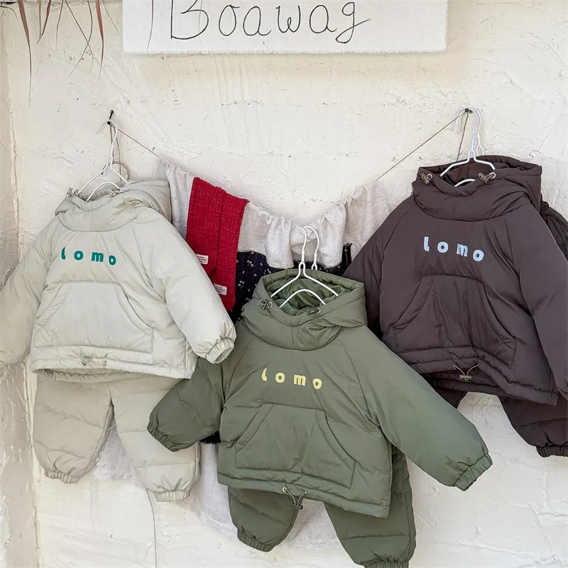 2024 Winter New Children Thick Warm Clothes Set Boys Hooded Down Jackets Suit Letter Print Kids Girls Warm Down Pants Outfits
2024 Winter New Children Thick Warm Clothes Set Boys Hooded Down Jackets Suit Letter Print Kids Girls Warm Down Pants Outfits