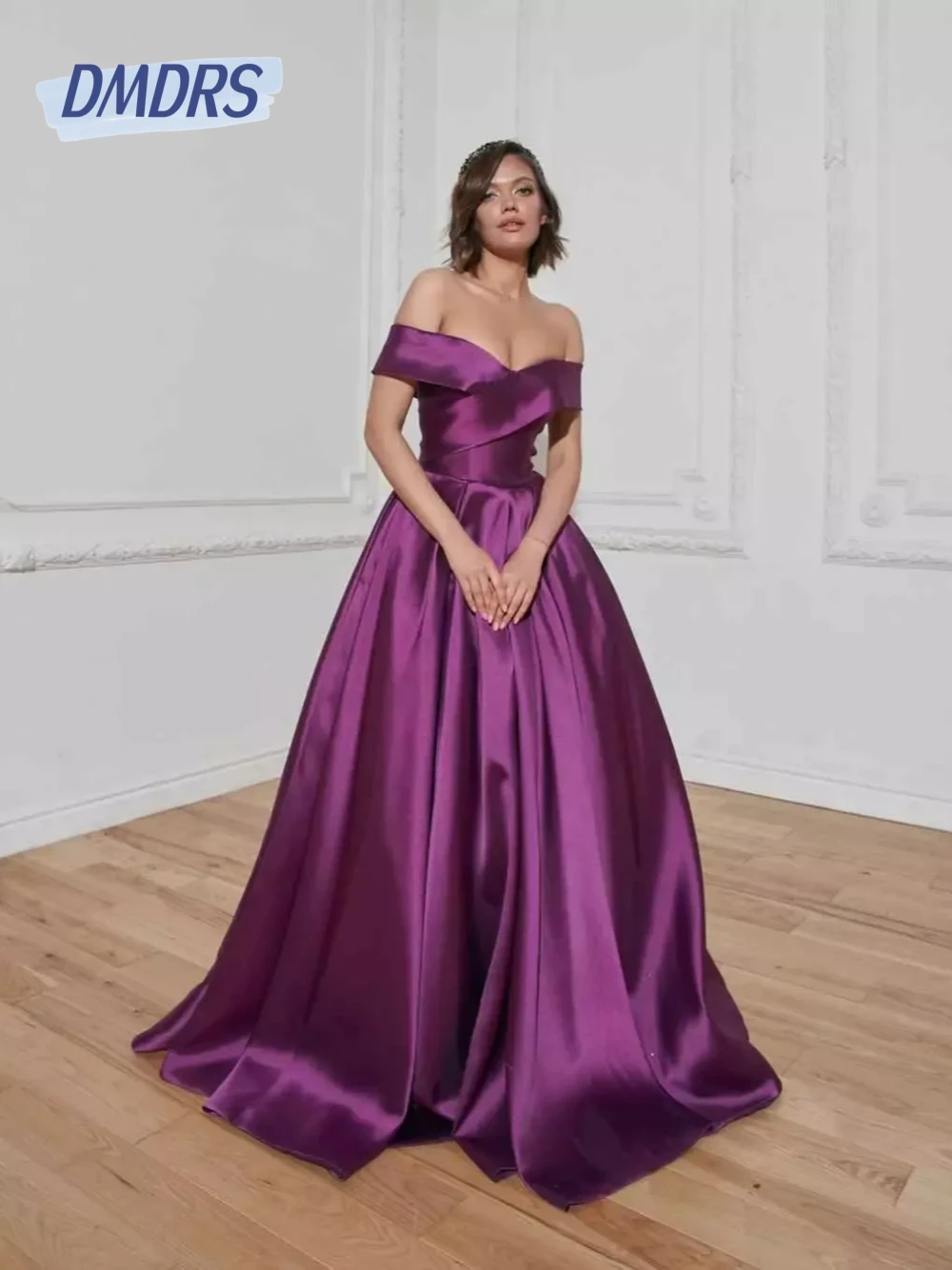 Purple Classy Lace Up Back Prom Dress Customized Women Off Shoulder Satin Wear For Evening Simple A Line Cocktail Gown
Purple Classy Lace Up Back Prom Dress Customized Women Off Shoulder Satin Wear For Evening Simple A Line Cocktail Gown