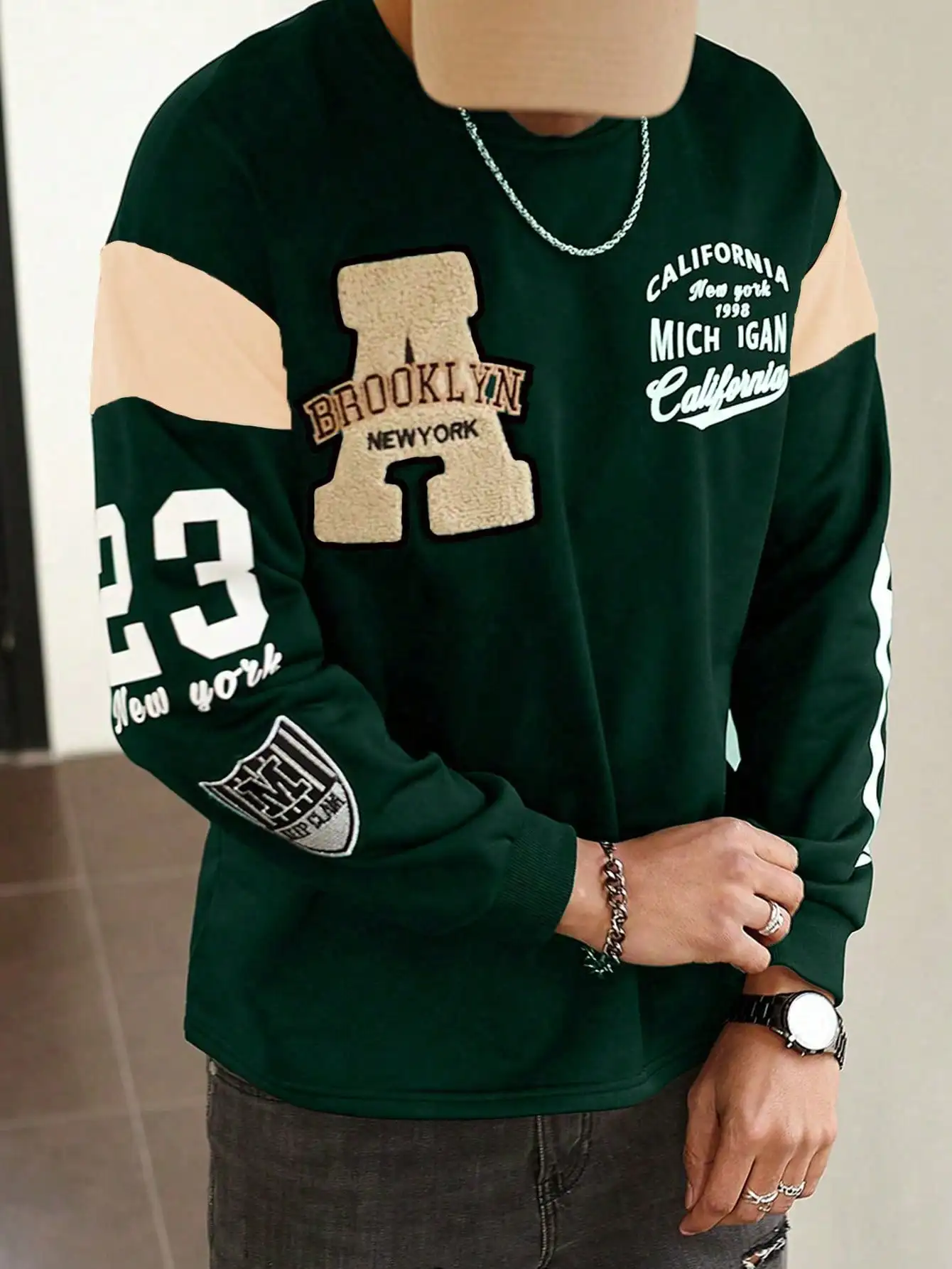 Men's Green Crew Neck Long Sleeve Graphic Sweatshirt, Casual Fall Wear
Men's Green Crew Neck Long Sleeve Graphic Sweatshirt, Casual Fall Wear
