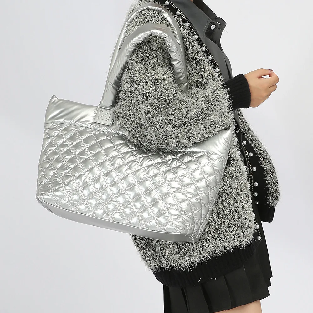 Diamond Lattice Tote Bags For Women Luxury Designer Handbag Purses 2025 New In Vintage Large Capacity Puffer Underarm Shoulder
Diamond Lattice Tote Bags For Women Luxury Designer Handbag Purses 2025 New In Vintage Large Capacity Puffer Underarm Shoulder