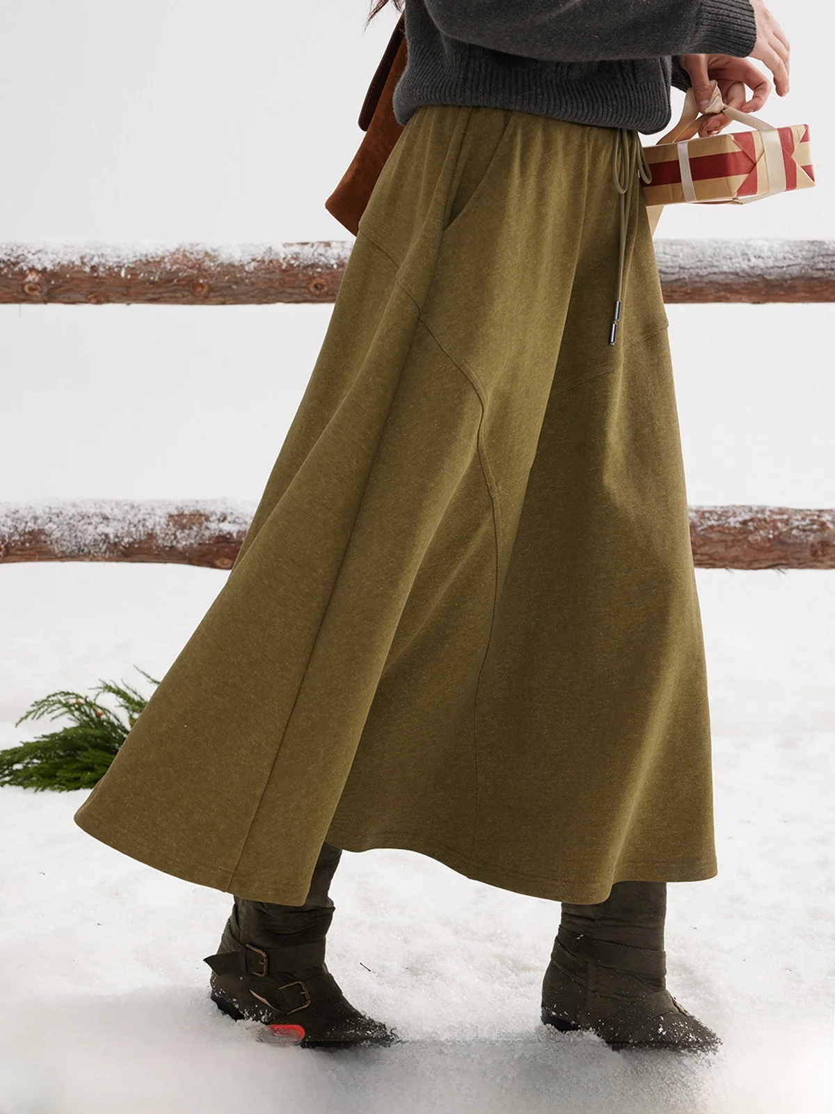 Solighter Retro Elastic Waist Knitted Skirt Women's Winter New Drawstring Umbrella Skirt Long Skirt City Commute Daily
Solighter Retro Elastic Waist Knitted Skirt Women's Winter New Drawstring Umbrella Skirt Long Skirt City Commute Daily