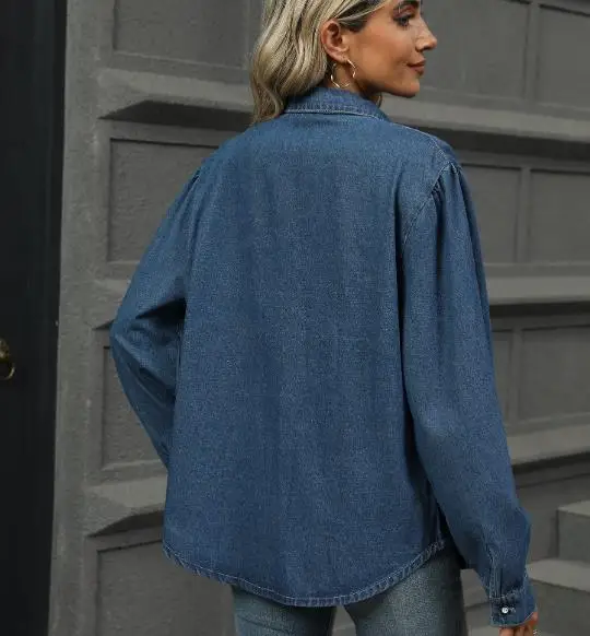 Autumn 2025 New Women's Washed Denim Fabric Loose Shirt Fashionable Lapel Groove Decoration Button Long Sleeved Denim Shirt 
Autumn 2025 New Women's Washed Denim Fabric Loose Shirt Fashionable Lapel Groove Decoration Button Long Sleeved Denim Shirt