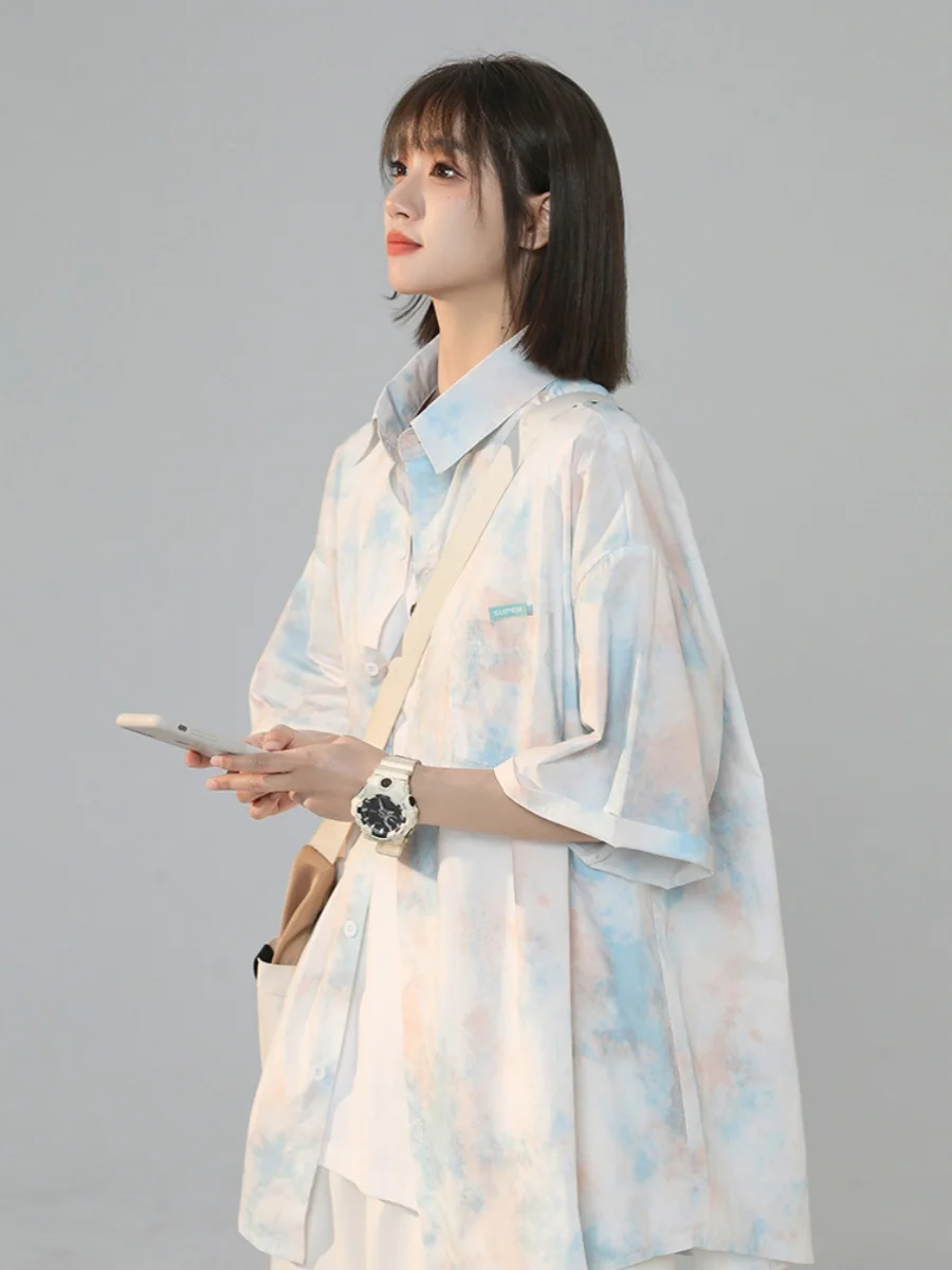Ice Silk adient Dyeing irt for Teens ort Sve Loose Fit Breathable Casual Outerwear Youth Faion Summer Top
Ice Silk adient Dyeing irt for Teens ort Sve Loose Fit Breathable Casual Outerwear Youth Faion Summer Top