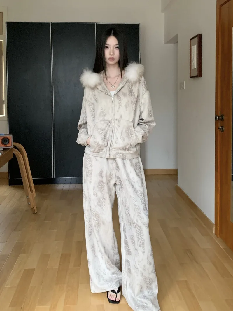 Mint Peach Aun Vintage Leopard Print Detachable Fur Collar Long Sve Hoodie Jaet High Waist Wide Leg Pants Two Piece Set
Mint Peach Aun Vintage Leopard Print Detachable Fur Collar Long Sve Hoodie Jaet High Waist Wide Leg Pants Two Piece Set
