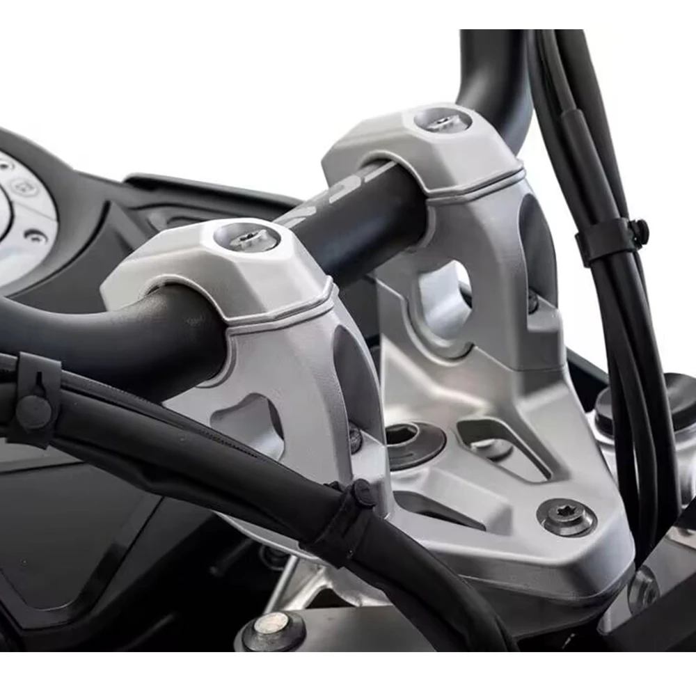 Motorcycle Accessories 38MM Higher 27MM Offset Handlebar Riser Clamp Extend Heightening FOR BMW R1300GS R 1300 GS ADV 2024 2025
Motorcycle Accessories 38MM Higher 27MM Offset Handlebar Riser Clamp Extend Heightening FOR BMW R1300GS R 1300 GS ADV 2024 2025