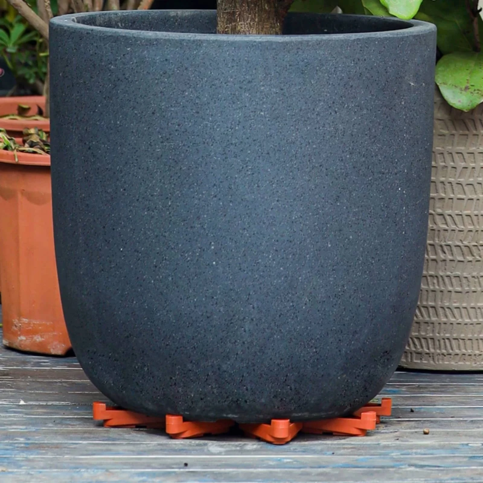 Flower Pot Feet Stable Triangular Shape Pot Drainage Feet Planter Foot Pads Weather Resistant Plant Risers Stackable Design
Flower Pot Feet Stable Triangular Shape Pot Drainage Feet Planter Foot Pads Weather Resistant Plant Risers Stackable Design
