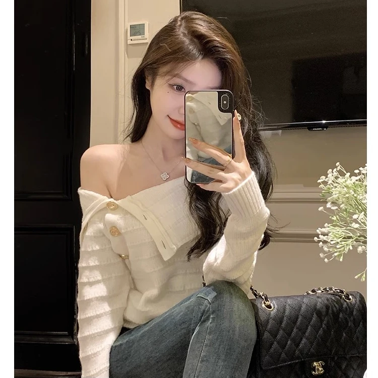 Elegant Knitted One-Shoulder Long Sleeve Women's Top Overhead Style Color Sweater for Autumn Fashion Outerwear
Elegant Knitted One-Shoulder Long Sleeve Women's Top Overhead Style Color Sweater for Autumn Fashion Outerwear
